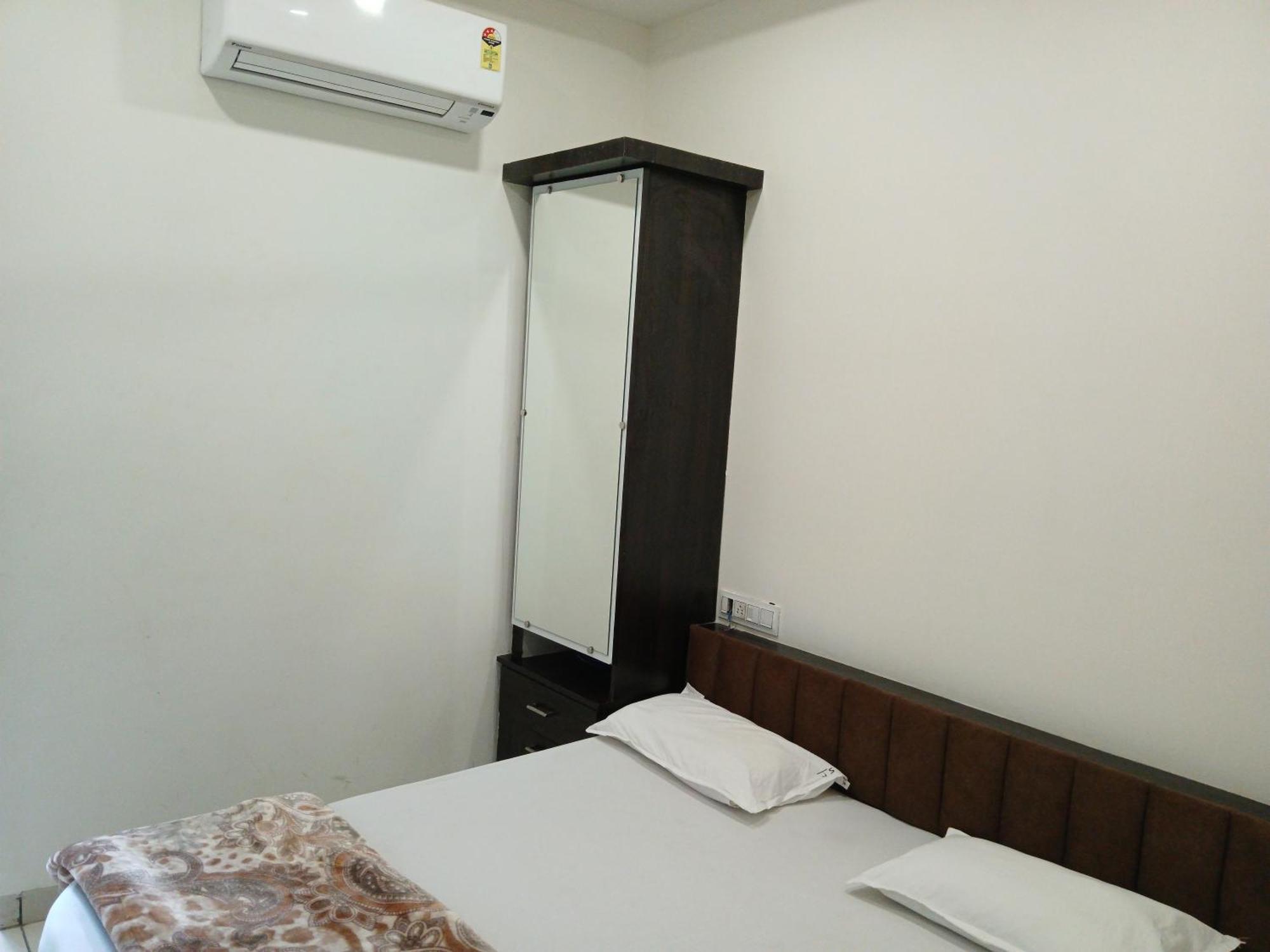 Hotel Jyoti Shree Ujjain Ngoại thất bức ảnh