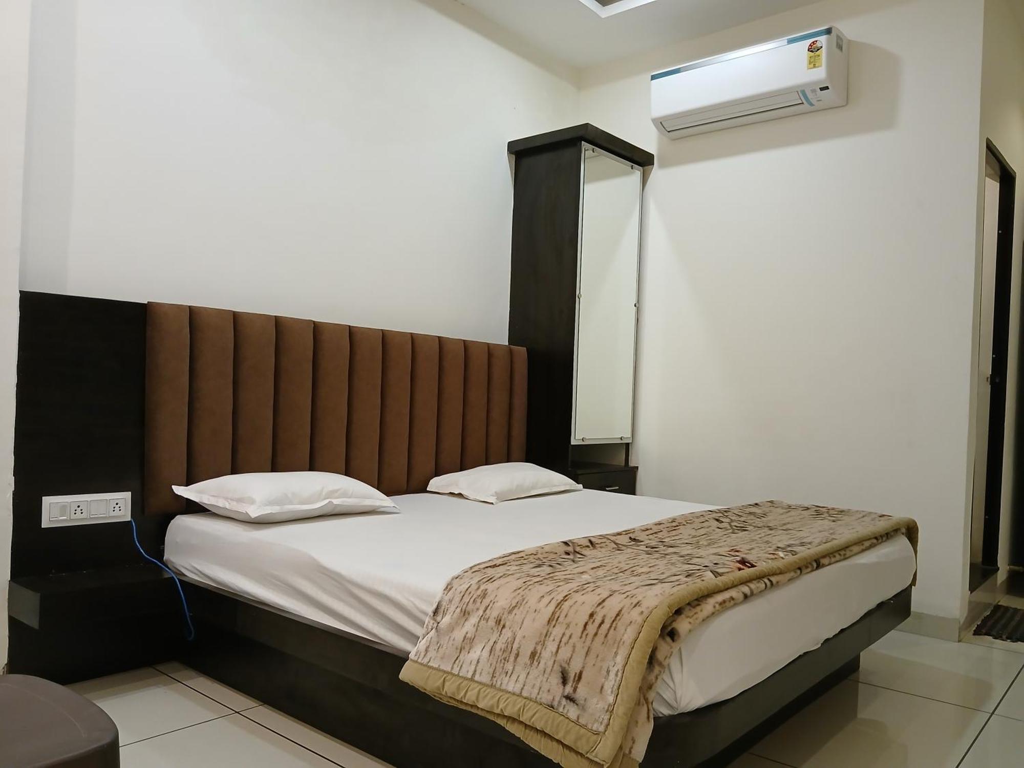 Hotel Jyoti Shree Ujjain Ngoại thất bức ảnh